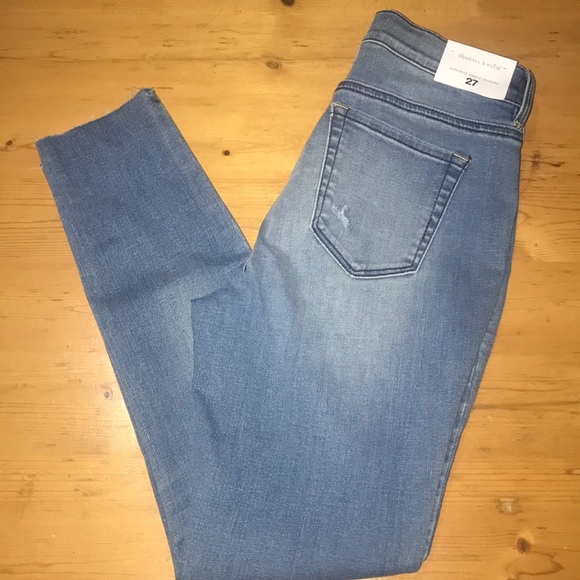 Kendall & Kylie Denim - Kendall & Kylie High Rise Ankle Jegging 27